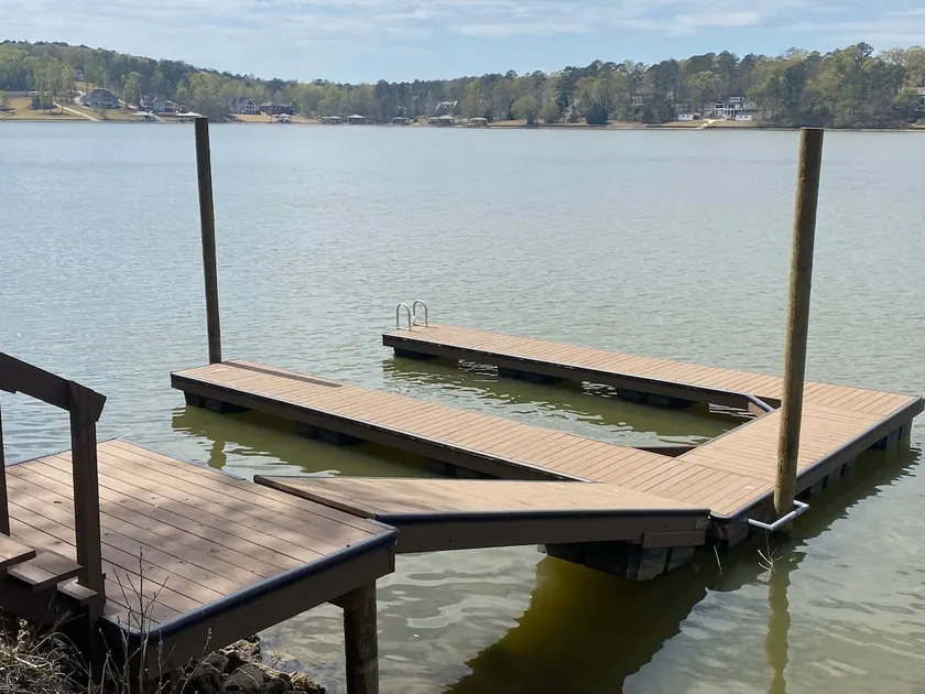 Dogs Love This Lakefront Cozy Cottage - Image 1