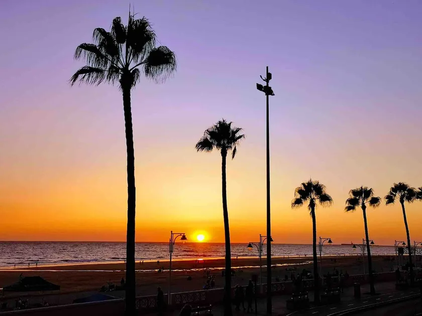 Ocean View Apartment (1st row beach) 3 bedrooms 2 bathrooms - Image 1