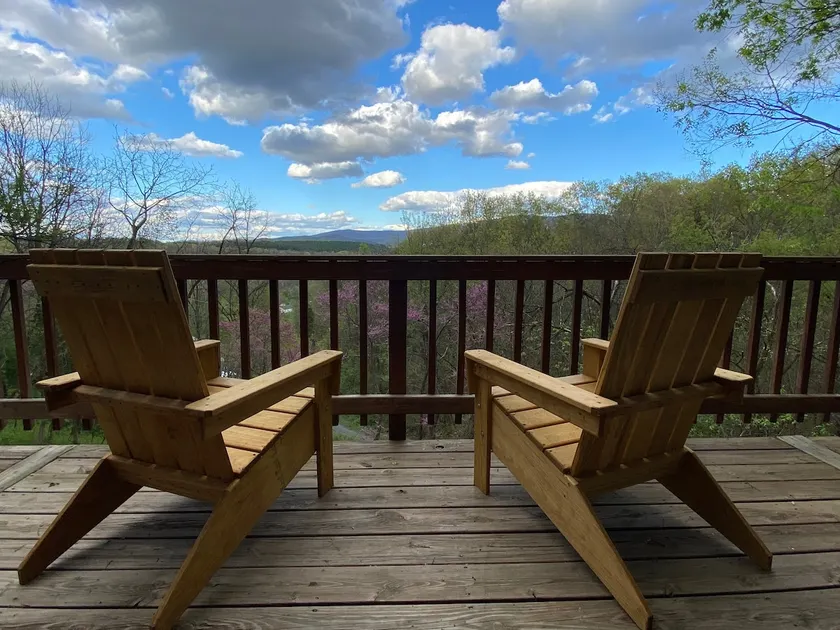 \"The Chalet\" Shenandoah Valley Getaway w/ Hot Tub near Luray, VA - Image 1