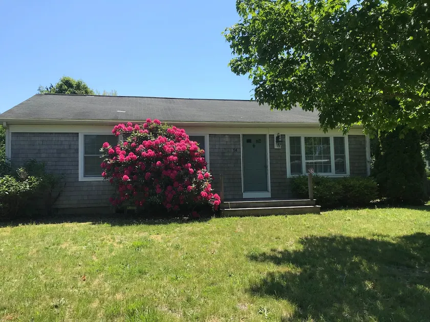 Edgartown Village/ Sun-filled Home/walk to town - Image 1