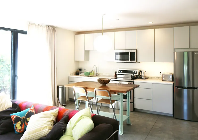 Hip & Cozy, high end Modern Design - Image 1