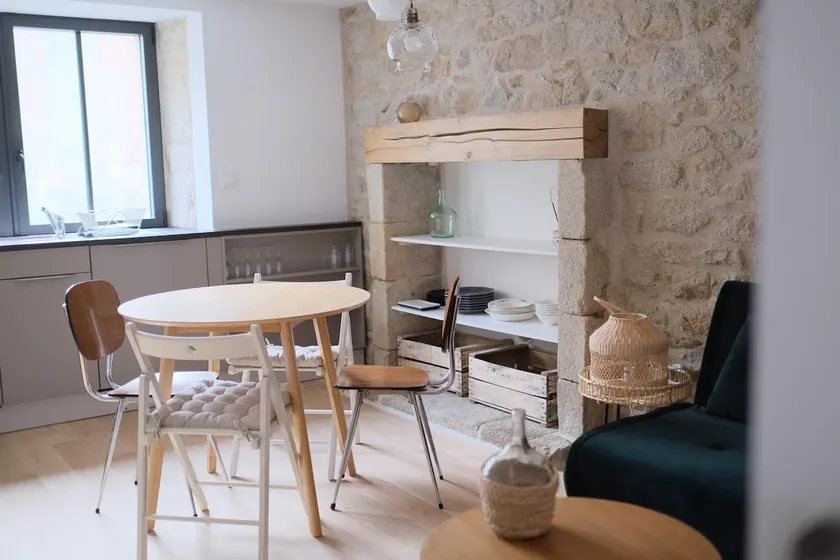 Pont l'Abbé: Beautiful apartment on courtyard - Image 1