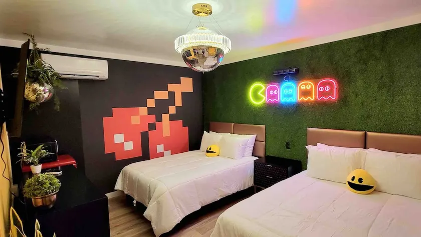 PAC-Man Room #11 – Retro 1960s Motel Near Chattanooga - Image 1