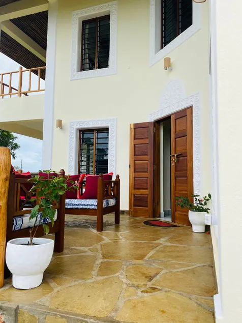 The Étui | Studio Apartment + Private Double Room - Image 1