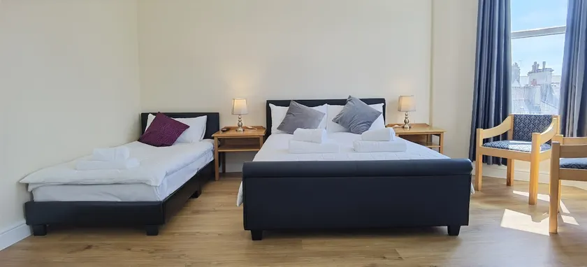 Entire 2 bedroom Apt in central location, Newly Refurbished - Image 1