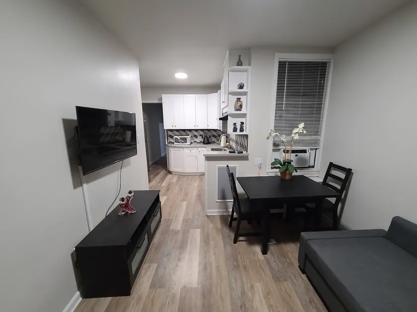 Suite 203 Two Bedroom 1 minute walk to 7 Train. - Image 1
