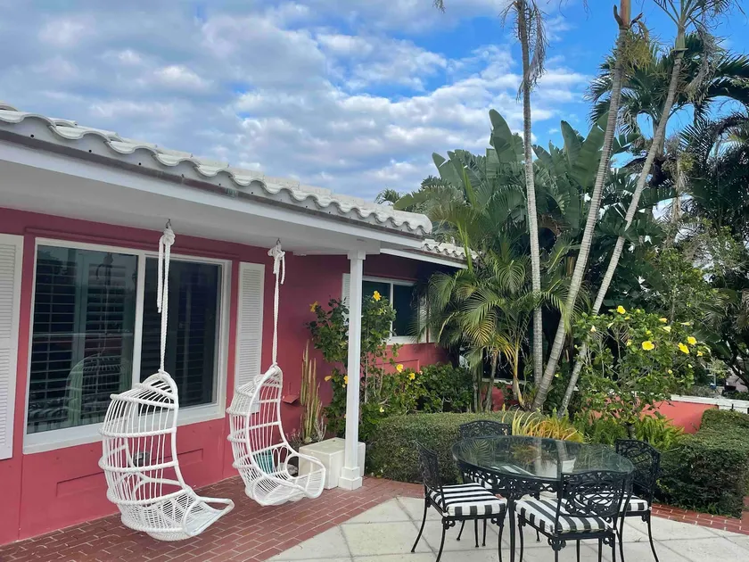 Oceanfront Beach Cottage with Private beach access in beautiful Juno Beach. - Image 1