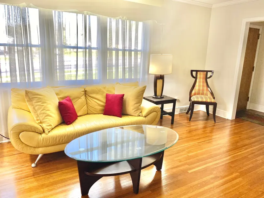 Greenhouse Studios very cozy and minutes from Uptown, Airport, Whitewater Center - Image 1