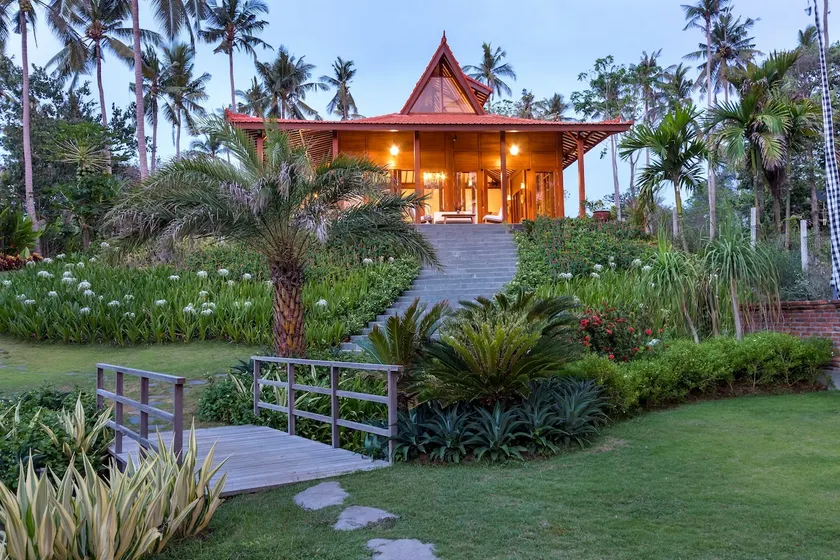 Villa Ronggo Mayang at Balian beach - Image 1