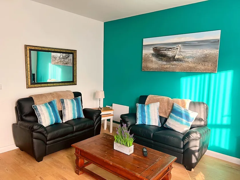 True Colours Apartment in Central Location - Image 1