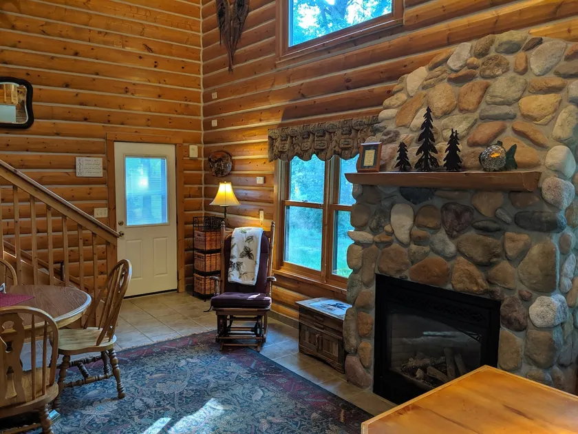 Crosslake cozy cabin on lake with fireplace - Image 1