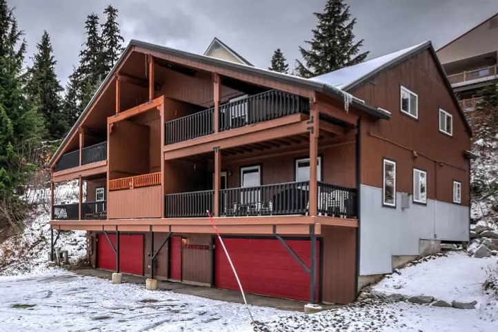 Ski in/out, 4bed/4bath with hot tub and lake views - Image 1