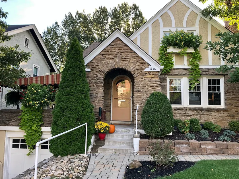 Luxe  Fully Furnished 5 Star Home in Hyde Park/ Cincinnati - Image 1