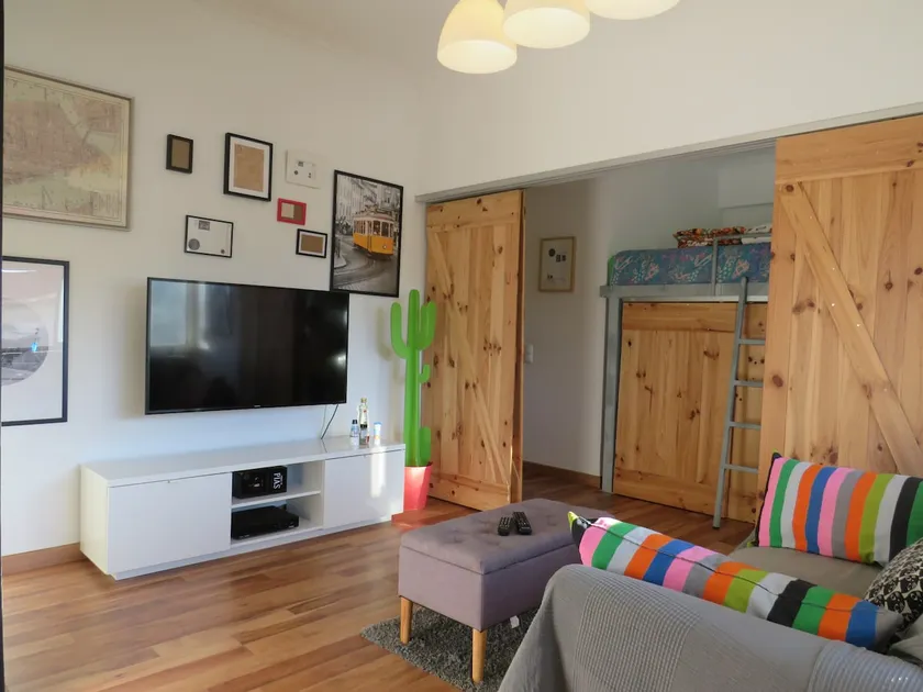 BestHomeStay- Parede Beach (Lisbon) - Image 1