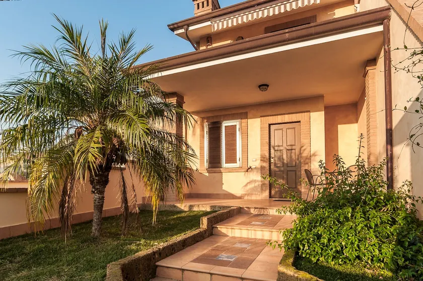 Villa Polifemo – With Facilities and Parking Space - Image 1