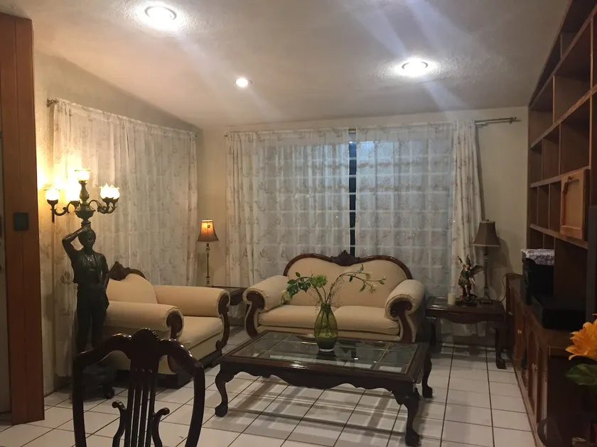 Casa de las Flores - Image 1