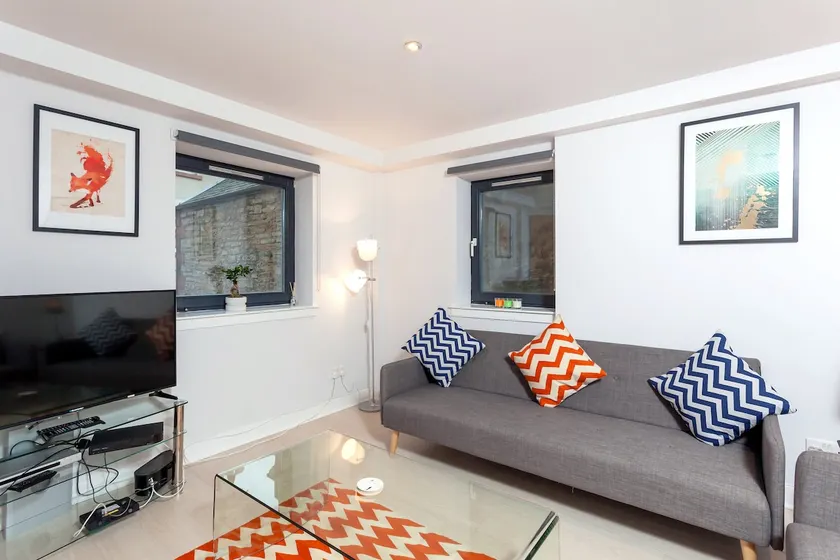 Walk Everywhere -Top Rated Flat on The Royal Mile. - Image 1