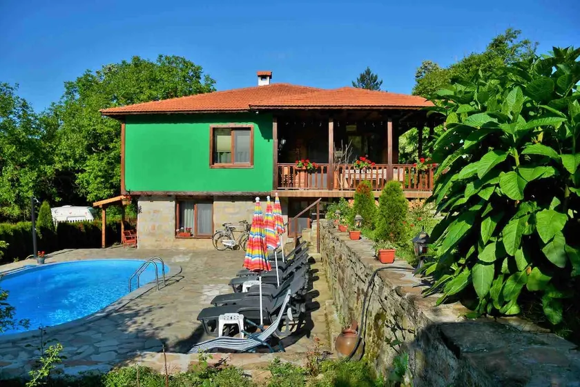 Riverfront/House By The River - Image 1