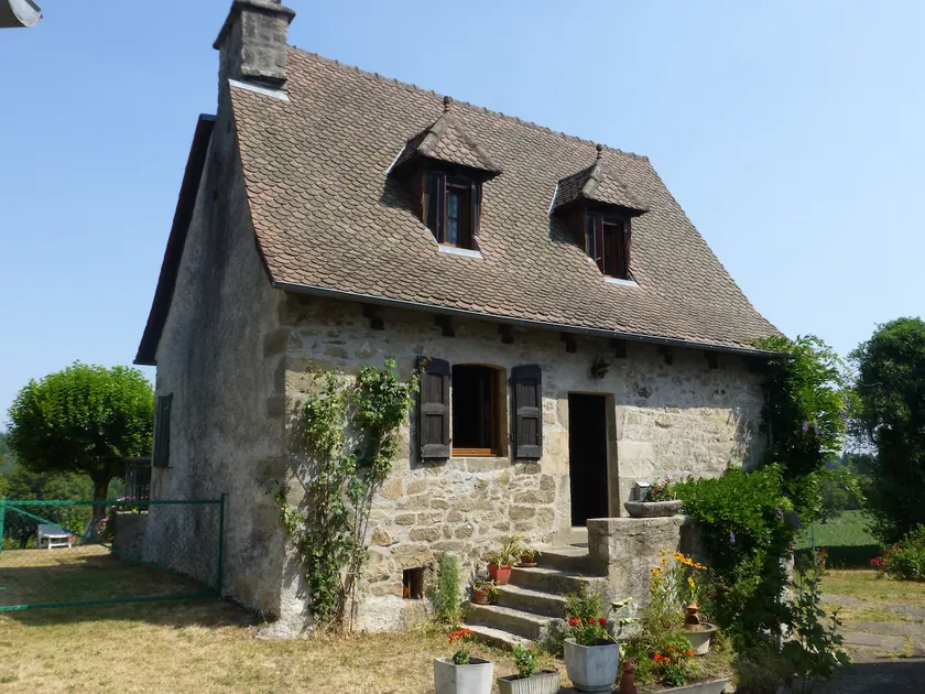 Quiet character house - Image 1