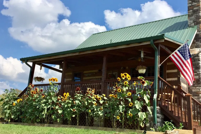 Quittin' Time - Country Cabin at Hickory Holler - Image 1