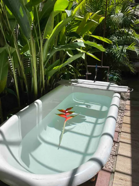 Secret Garden w/ Outdoor Bathtub and King Size Bed - Image 1
