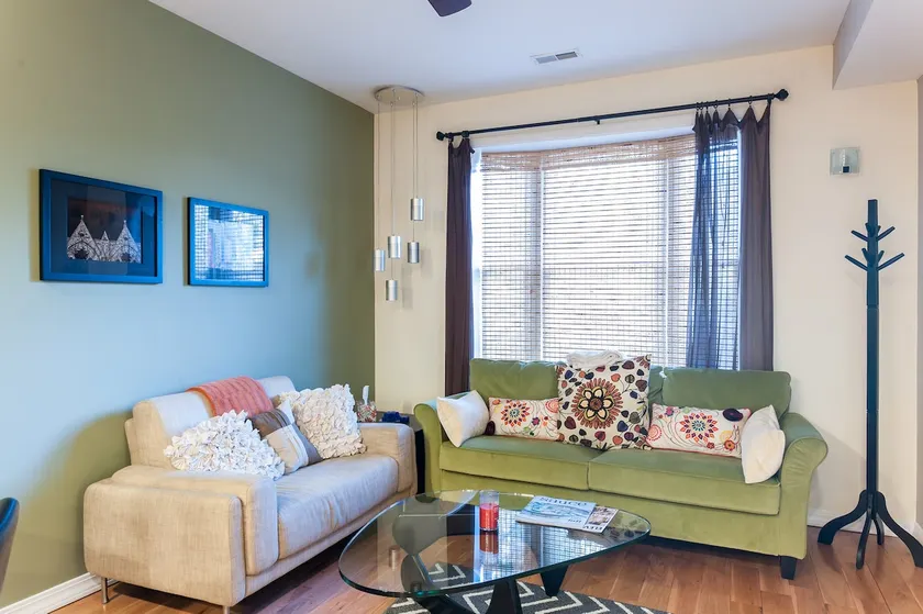 Luxury 2BD/2BH in Historic CWE/3E E - Image 1