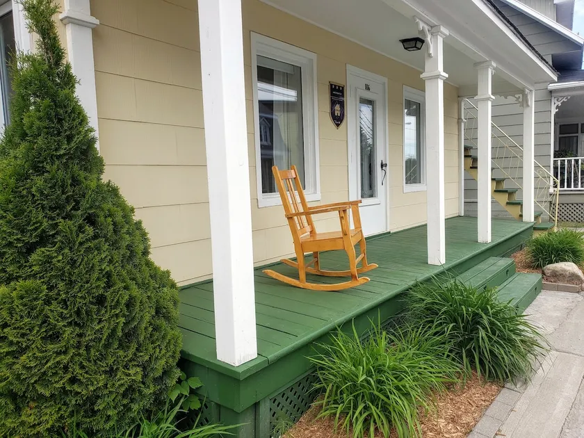 House 2 steps from the village of Baie-Saint-Paul - Image 1