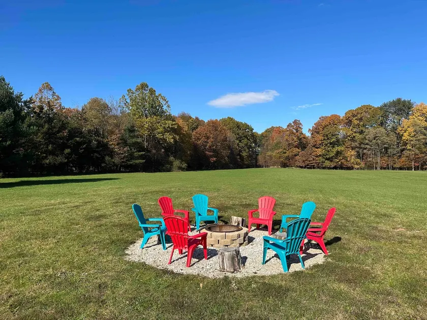 King Bed/Game Room/outdoor fire pit - Image 1