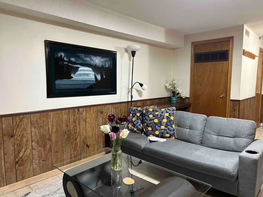 Private 2 BR unit for family or friends - Image 1