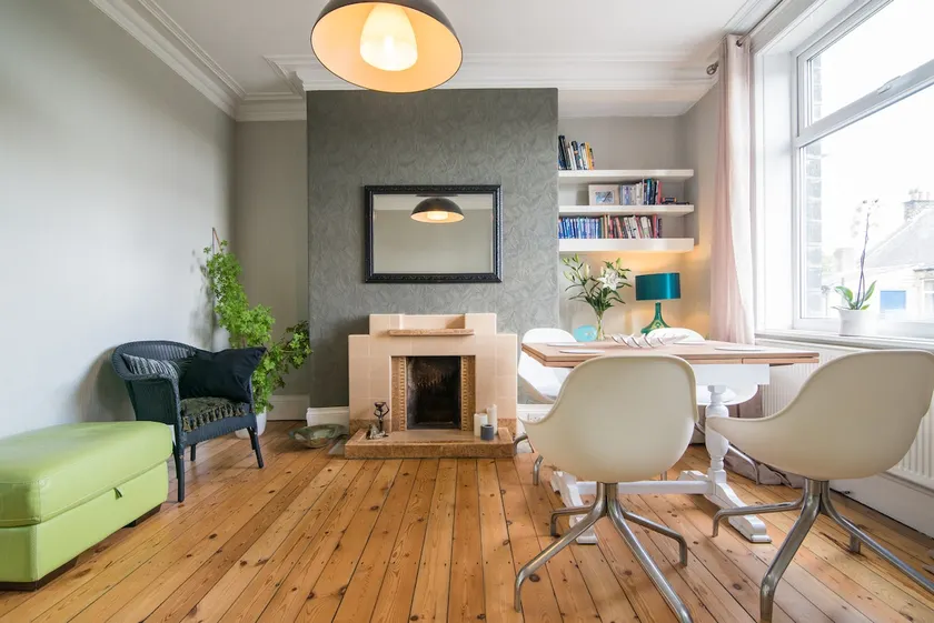 Light & airy 2 bed Victorian house with character - Image 1