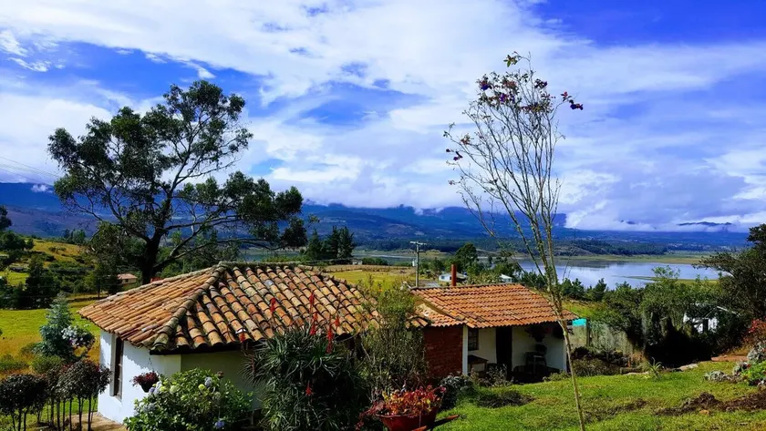Country Cabin, Vereda Tominé, Guatavita. - Image 1