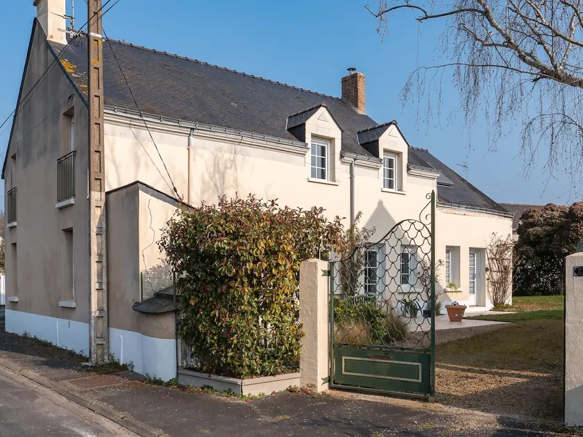 Country house, near Angers and castles. - Image 1