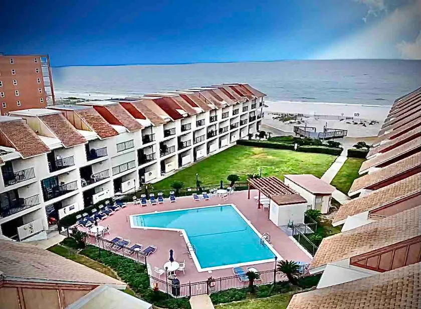 Townhome on the beach. Near Gulf Shores main strip - Image 1