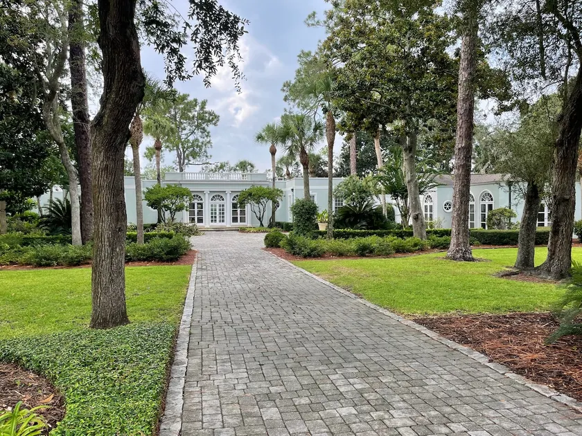 Large Classic Sea Island Cottage! Gameroom & Bikes - Image 1