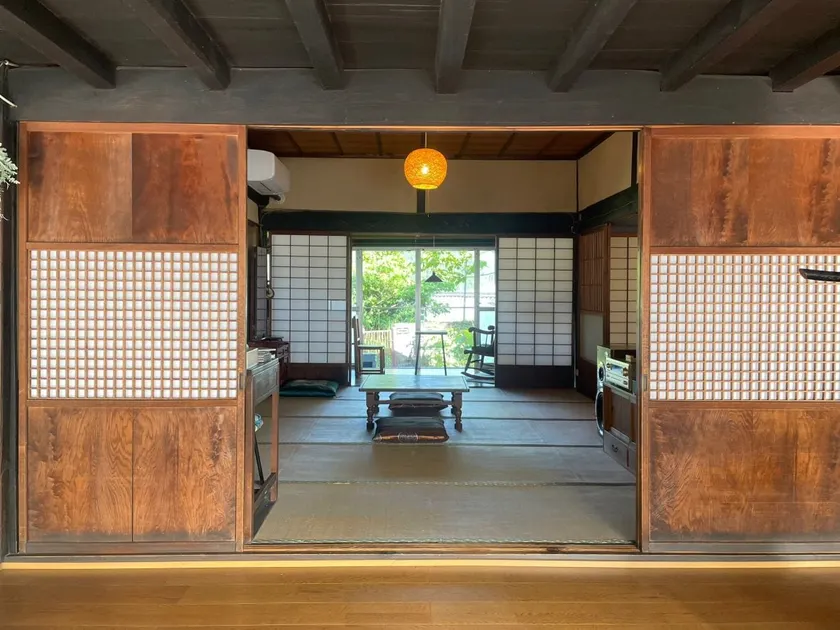Guest House Nijuyon Private rental of a traditional Japanese house where you can also dig through vinyl records - Image 1
