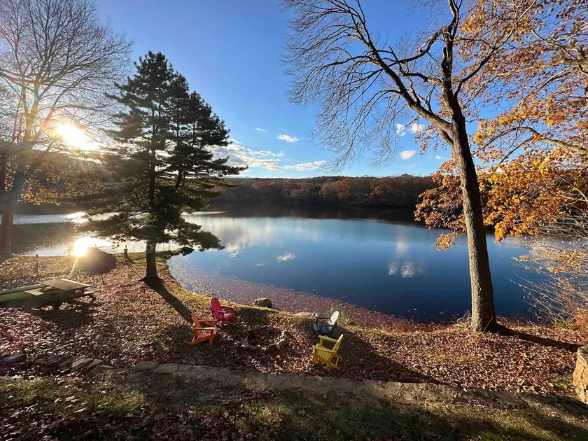 Lakefront Summer Oasis - kayak, fish and get cozy! - Image 1