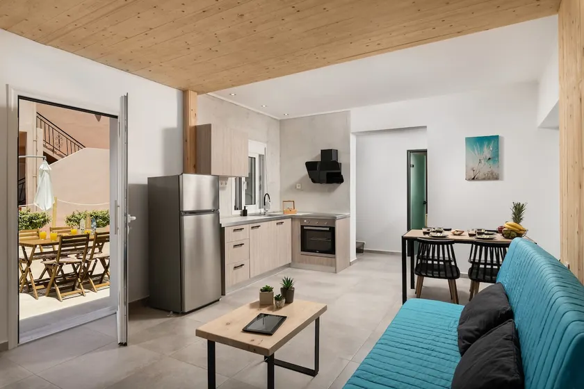 SunMaison: Cozy Retreat- Steps from the Beach - Image 1