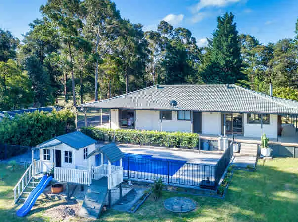 Jervis Bay Luxe Rural Family Retreat in on 5 acres with Fireplace & Private Pool - Image 1