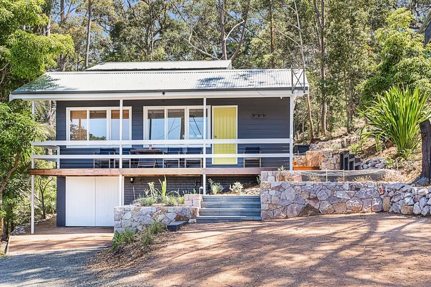 The Pavilion at Hyams Beach - Image 1