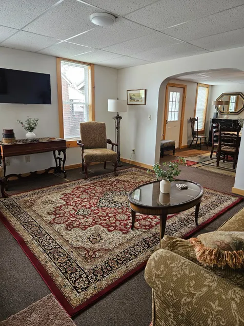 Historical Large 3 Bedroom Apartment Unit A - Image 1