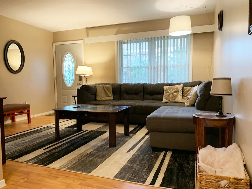 Affordable 3BR Near Penn State | Sleeps 8 - Image 1