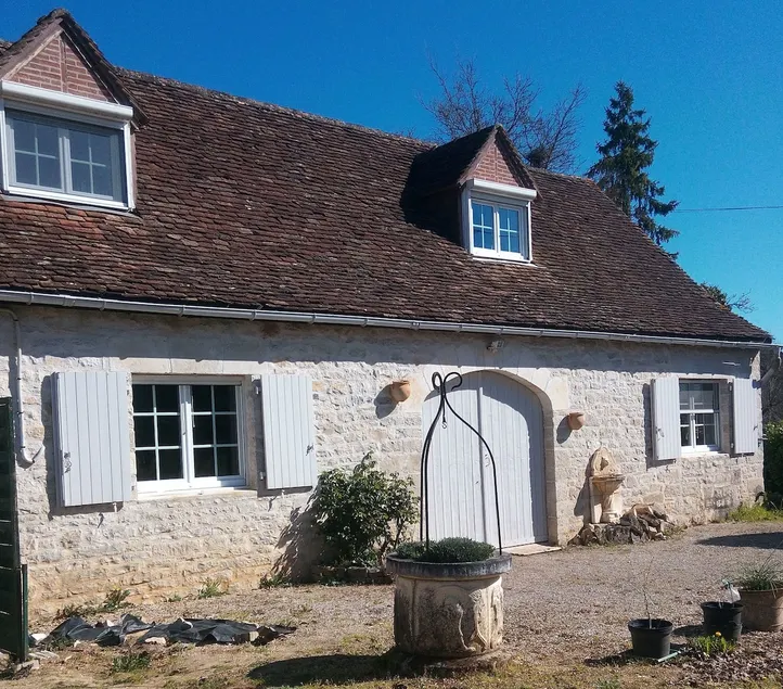 Charming stone house with all comforts and amenities. - Image 1