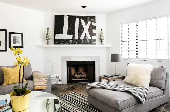 Contemporary & Comfort in Upscale Brentwood - Image 1