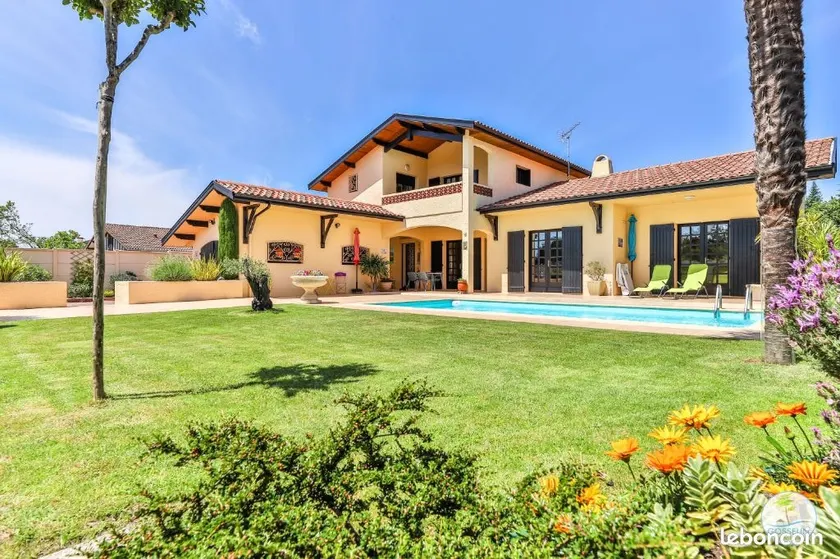 Erable~Villa with pool, air conditioning, and pool table for 18 people - Image 1