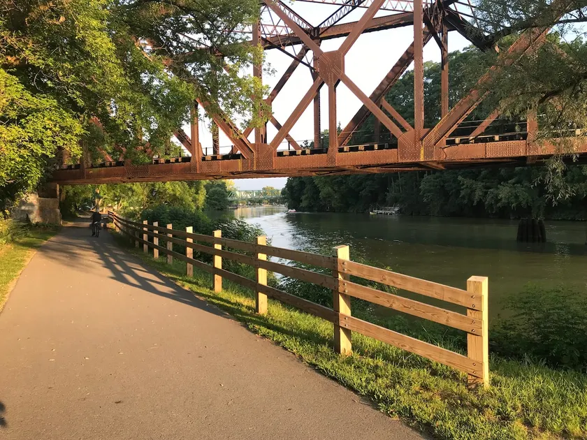 Nature Lover's Charmer / Erie Canal Access - Image 1