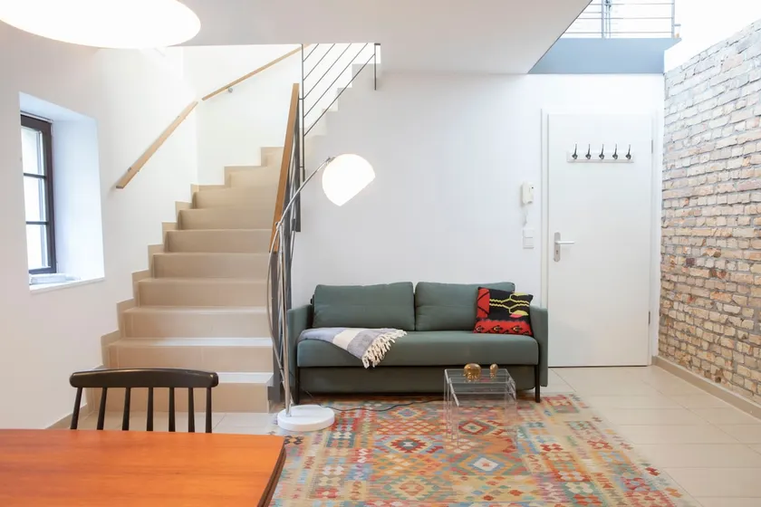 Charming and quiet apartment with balcony - Image 1