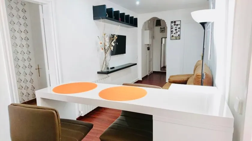Plaza España - Central and quiet 2BR for couples, families and events - Image 1