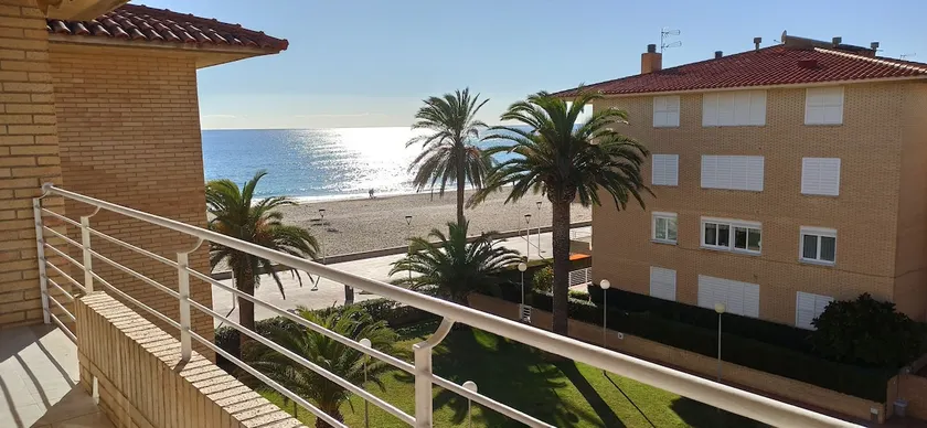 Enjoy paradise on the Costa Dorada - Image 1