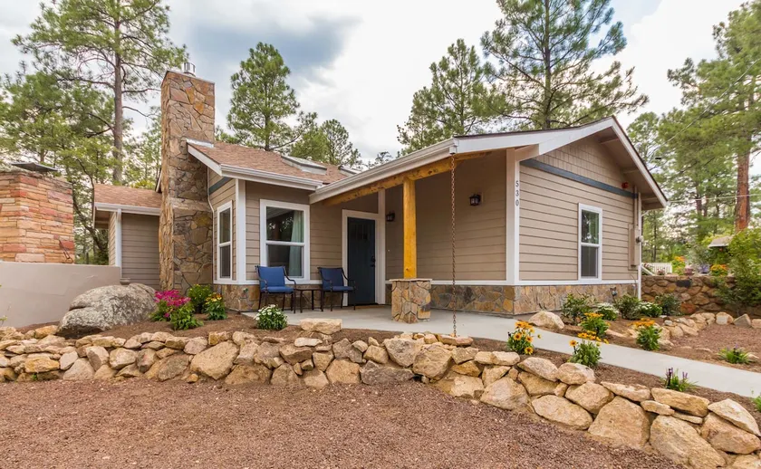 Pine Acres Cottage - Image 1