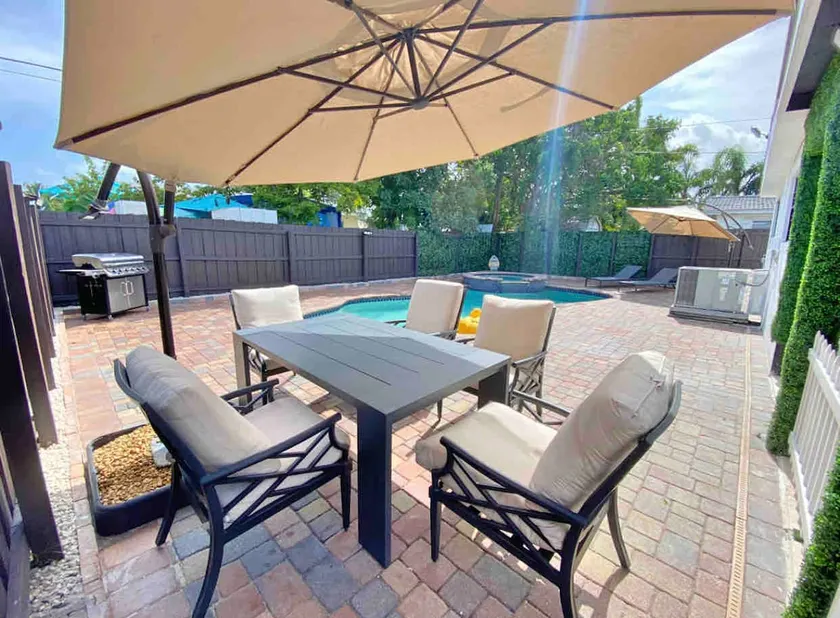 Near beach pool and spa 4 bedrooms - Image 1